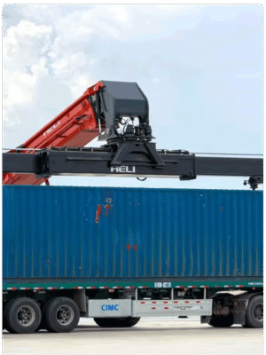 Xếp hàng và xử lý vỏ container